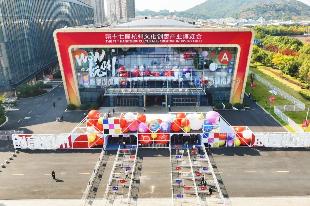 在文博会现场玩“穿越”？当虹“潮”科技很吸睛！